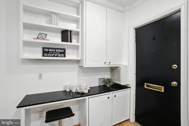 Photo - 1072 30th St NW