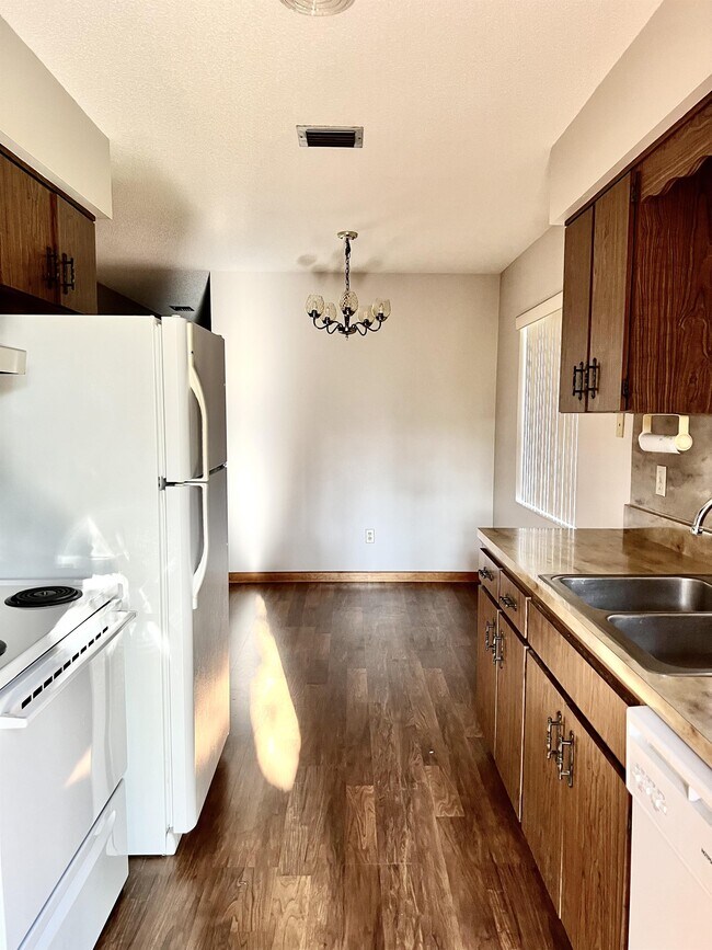 Photo - 105 Horst Rd