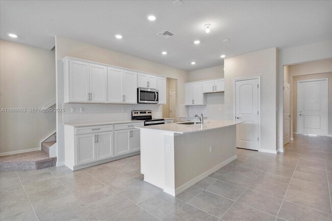 Building Photo - 2108 Appleton Cir N