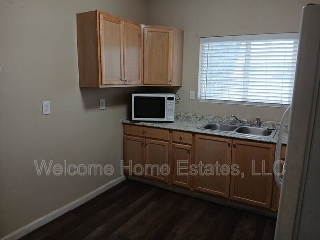 Photo - 110 E Prince Rd Casa