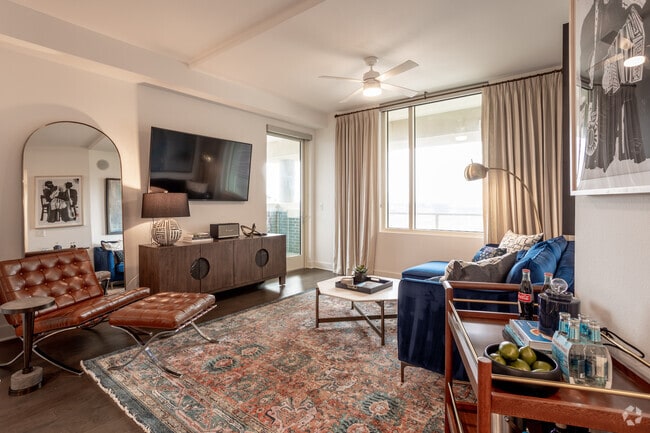 2BR, 2BA - 1174SF