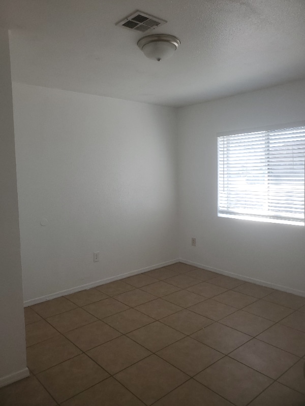 Photo - 2504 E Mobile Ln Unit 2