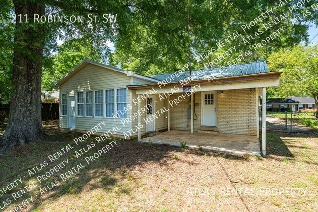 Photo - 211 Robinson St SW