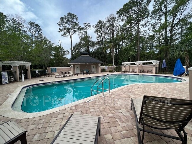 Photo - 1449 Blue Heron Ln N