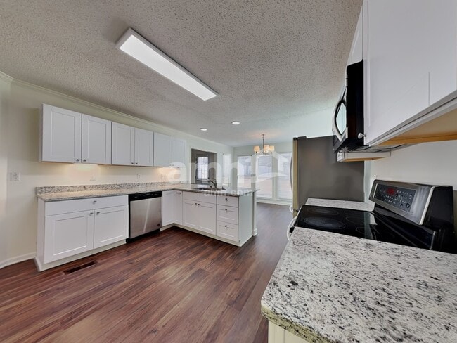 Photo - 5306 Tower Rd