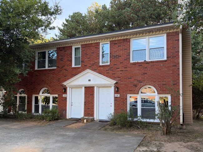Building Photo - 1307 Sweet Pine Dr Unit 1307 Rental