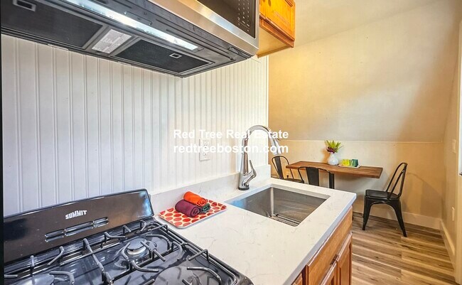 Photo - 482 Broadway