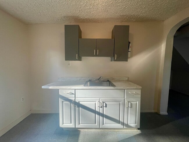 Photo - 58 Division St Unit 2nd Floor