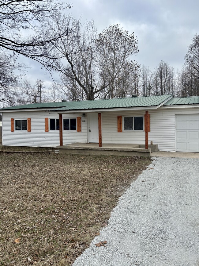 Photo - 1105 Reynolds Rd