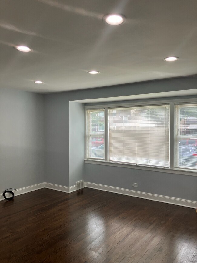 Building Photo - 7344 S Rockwell St Unit 2