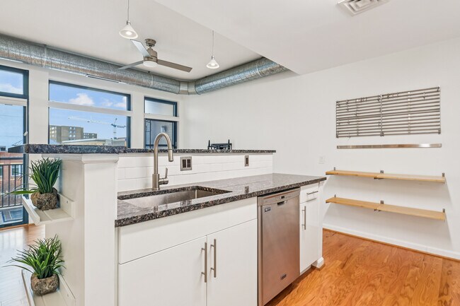 Photo - 1390 Kenyon St NW Unit 416