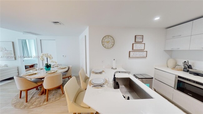 Photo - 1300 S Miami Ave Unidad 3309