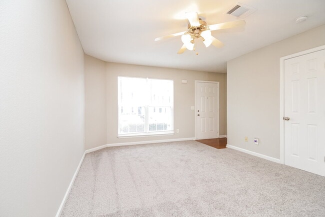 Photo - 8029 Logan Dr