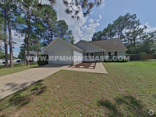 Building Photo - Well-Maintained South Crestview Home – Pri...