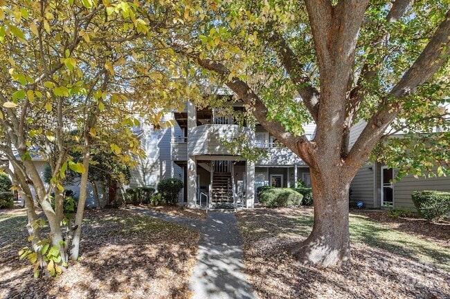 Photo - 2505 Stockbridge Dr Unit B