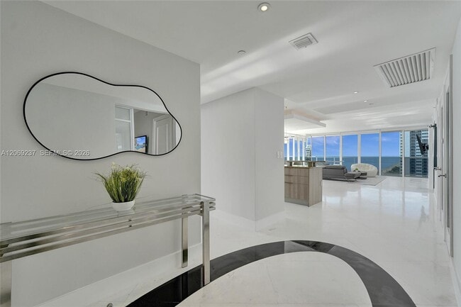 Photo - 1830 S Ocean Dr Unidad 1502
