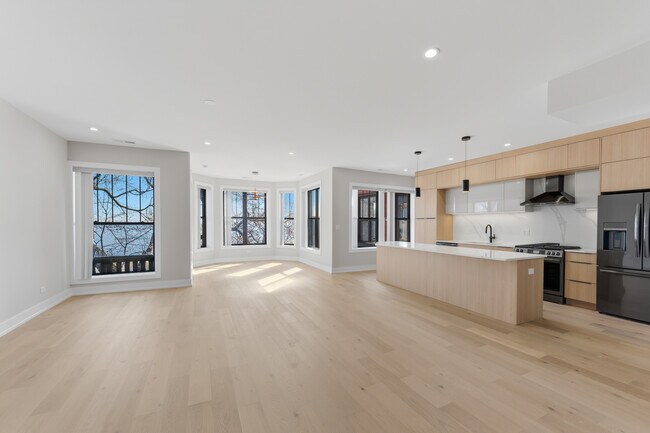 Photo - 7518 N Eastlake Terrace Unit 1