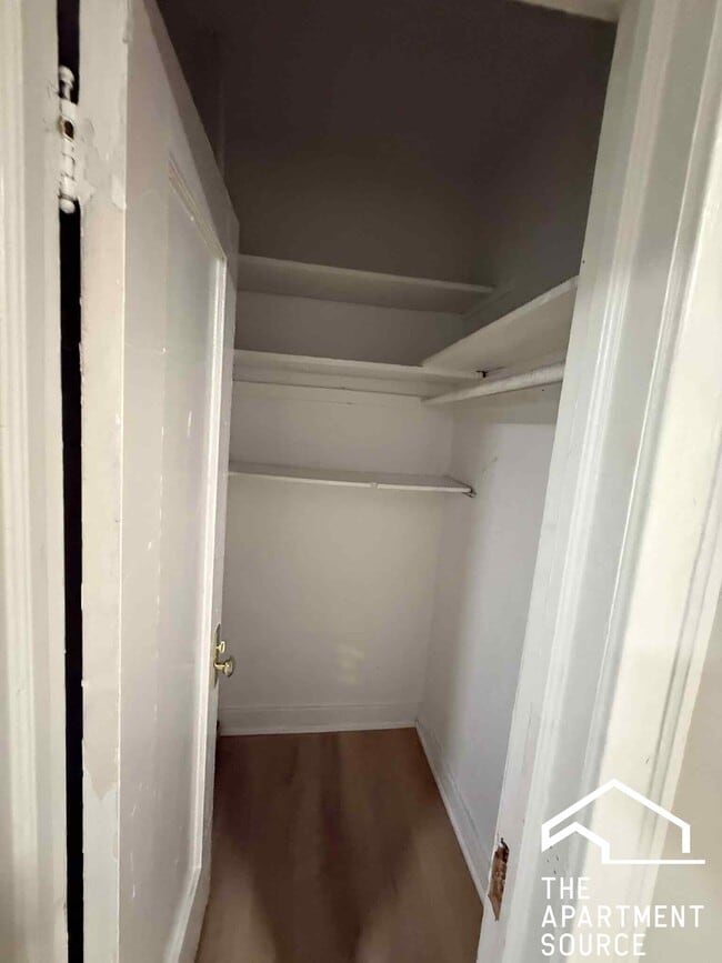Photo - 6304 N Oakley Ave Unit 1