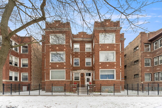 Building Photo - 6722 S Ridgeland Ave Unit 3S