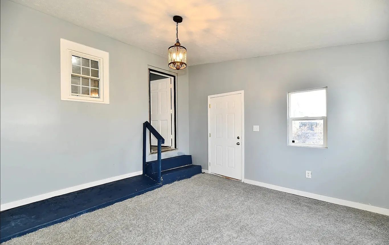 Photo - 3910 E 34th St