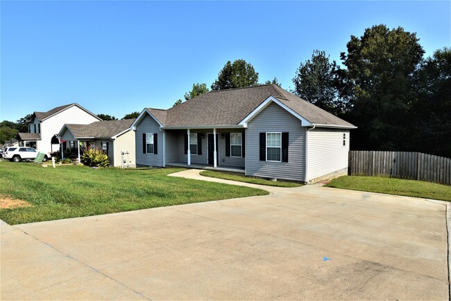 Photo - 3 Bedroom Home For Rent in Sango Area!