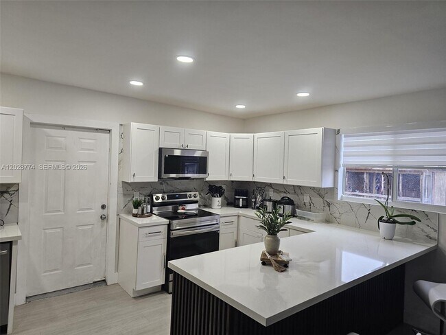 Photo - 75 SW 18th Ave