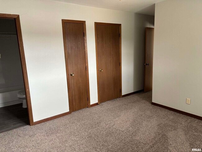 Photo - 1320 E 38th St