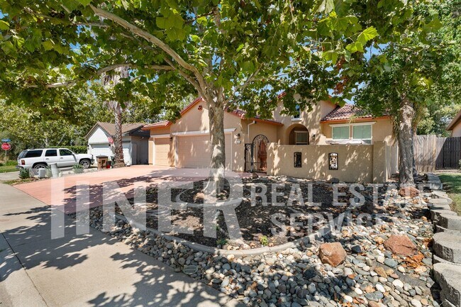 516 Costa Ln