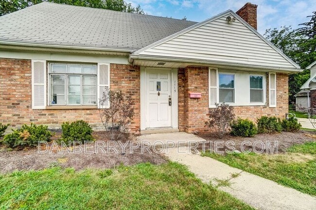 Photo - 1115 Secor Rd