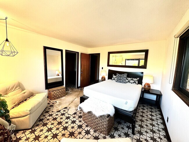 Photo - 10 Maybeck Twin Dr Unit A