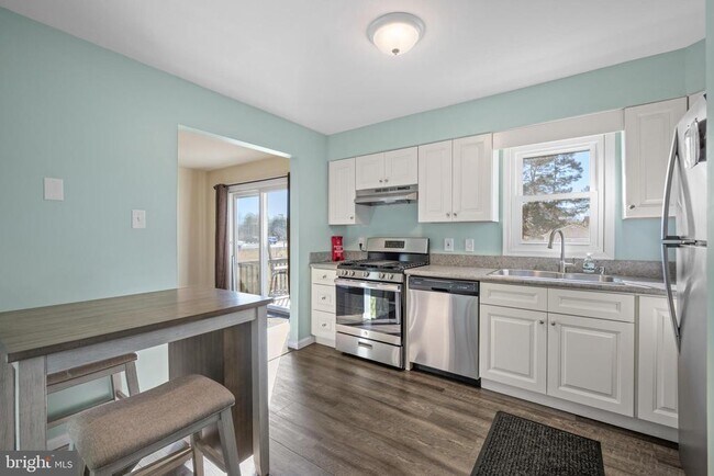 Photo - 143 Curtis Ave