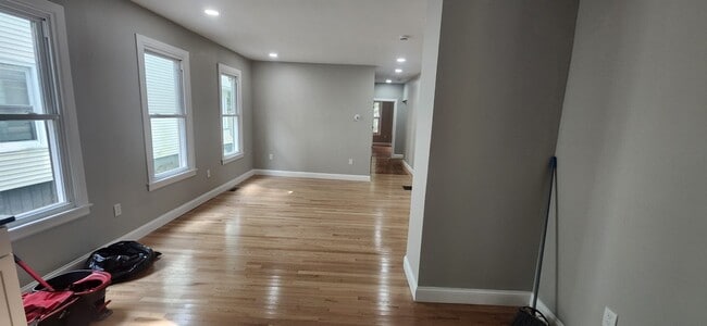 Building Photo - 413 Winthrop Ave Unit 1 Rental