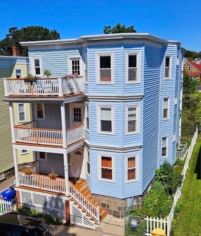 Photo - 29 W Tremlett St Condo