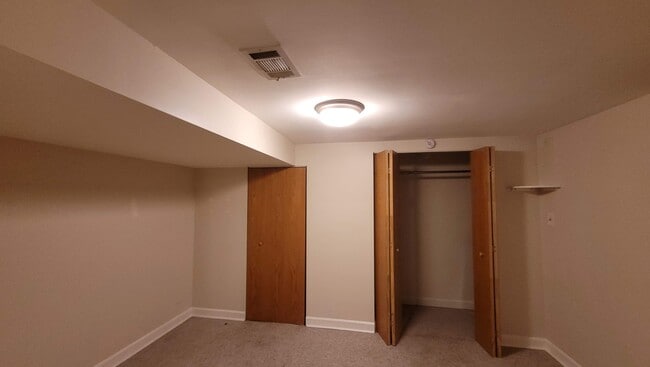 Living Area - 2717 W Rascher Ave