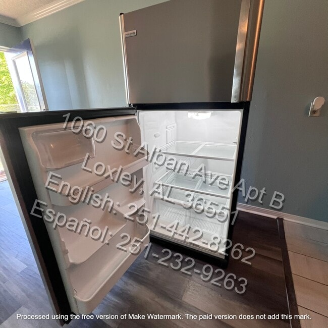 Photo - 1060 W Saint Alban Ave