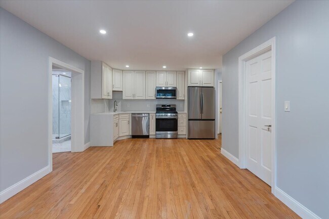 Photo - 1441 W Farwell Ave Unit 3E