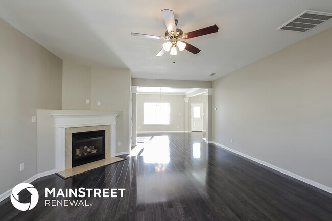 Photo - 604 Lindsborg Trail