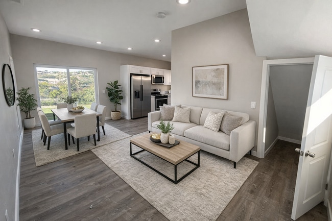 Photo - 5266-5268 Tipton St