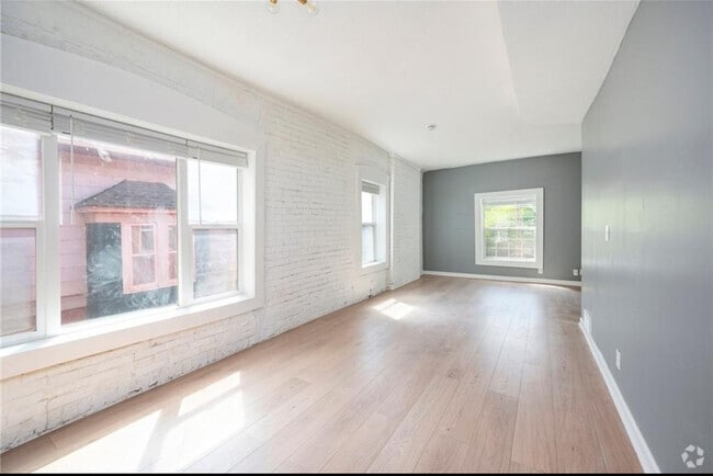 Building Photo - 3119 Central St Rental