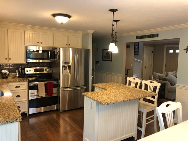 Photo - 140 Concord St