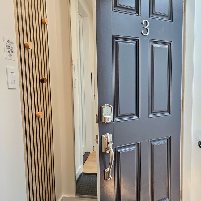 Photo - 3239 46th St