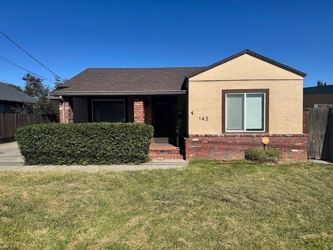 Photo - 143 Katherine Ave