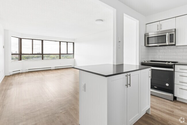 1BR, 1BA - 678SF - Kitchen/Living Room - 545 547 & 565 Belmont Avenue W