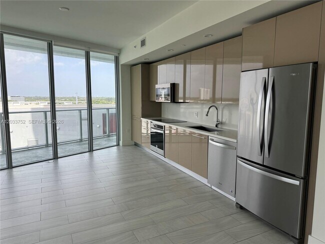 Photo - 2000 Metropica Wy Unit 810