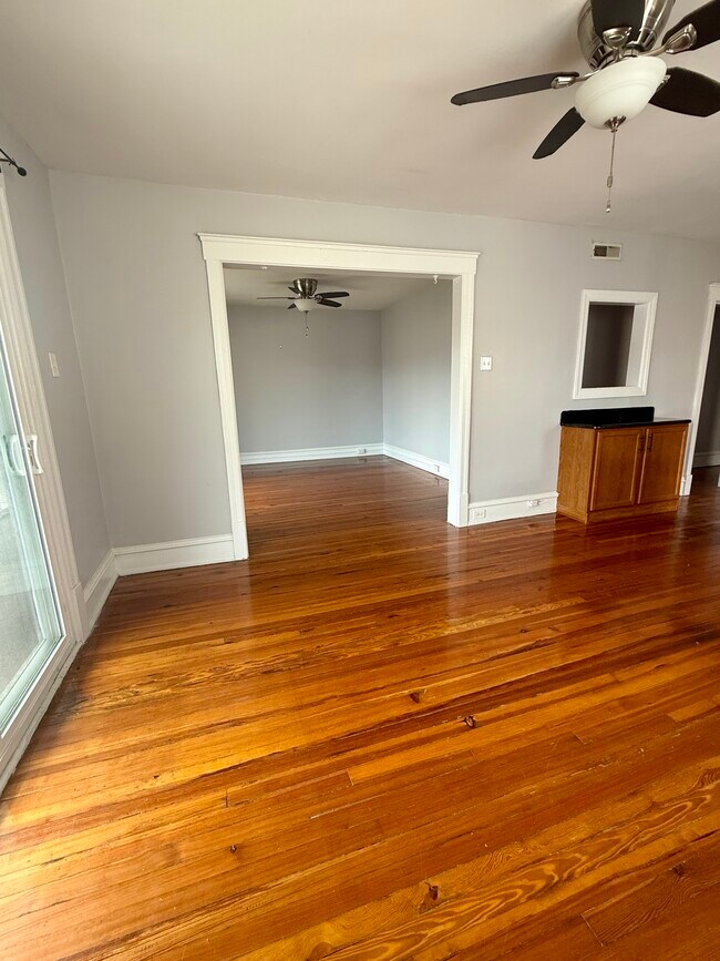 Living Room - 104 Forrest Ave Unit 3