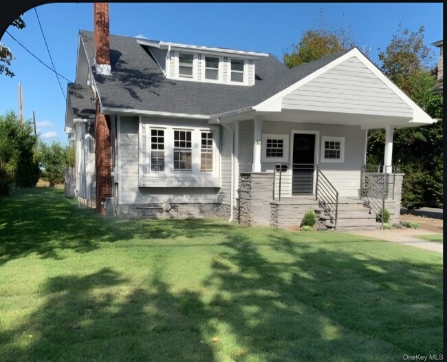 Building Photo - 16 Trinity Pl