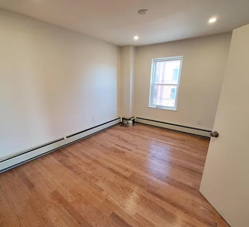 Images are representative samples of the advertised unit. Actual units shown during tours may differ - 30 Greenwich St Unit 9