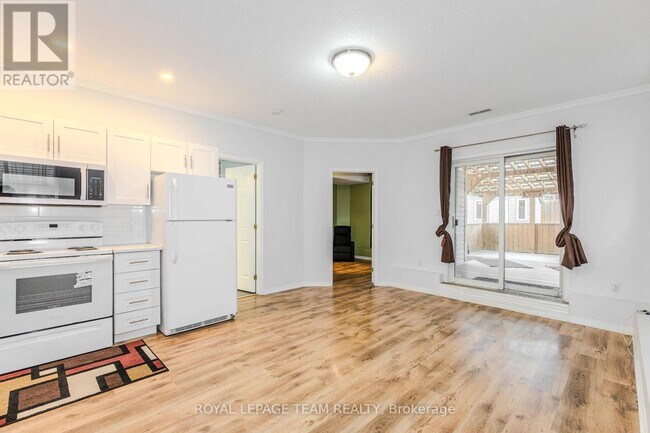 Photo - 1566 Lisbon St