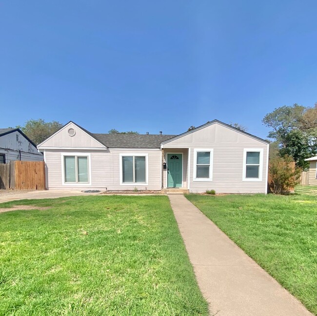 Great 4 bed 2 bath in Medical district now... - Great 4 bed 2 bath in Medical district now... House