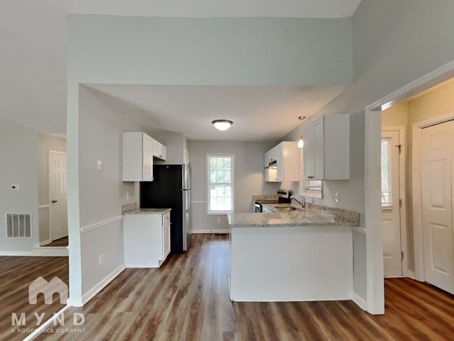 Photo - 104 Carrington Dr